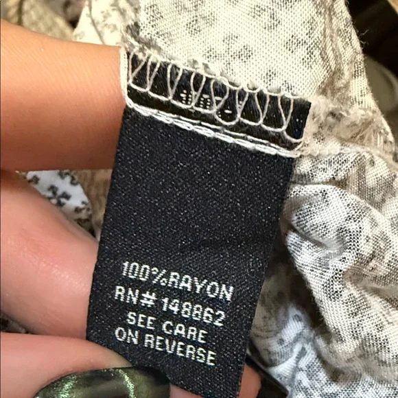 ⬇️Torrid Soft Pink and White Mandala Print Challis Dress - Picture 5 of 5